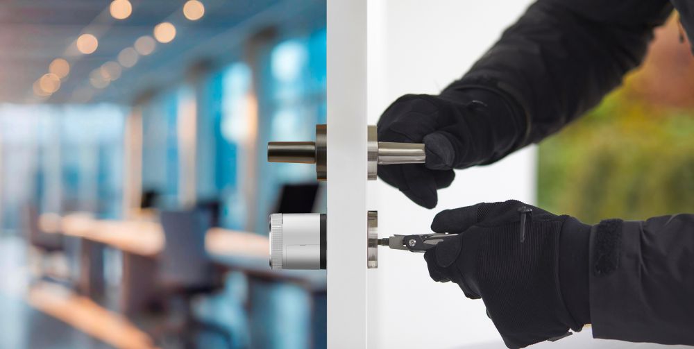 How Secure Is Your Front Door? Smart Locks vs Traditional Locks